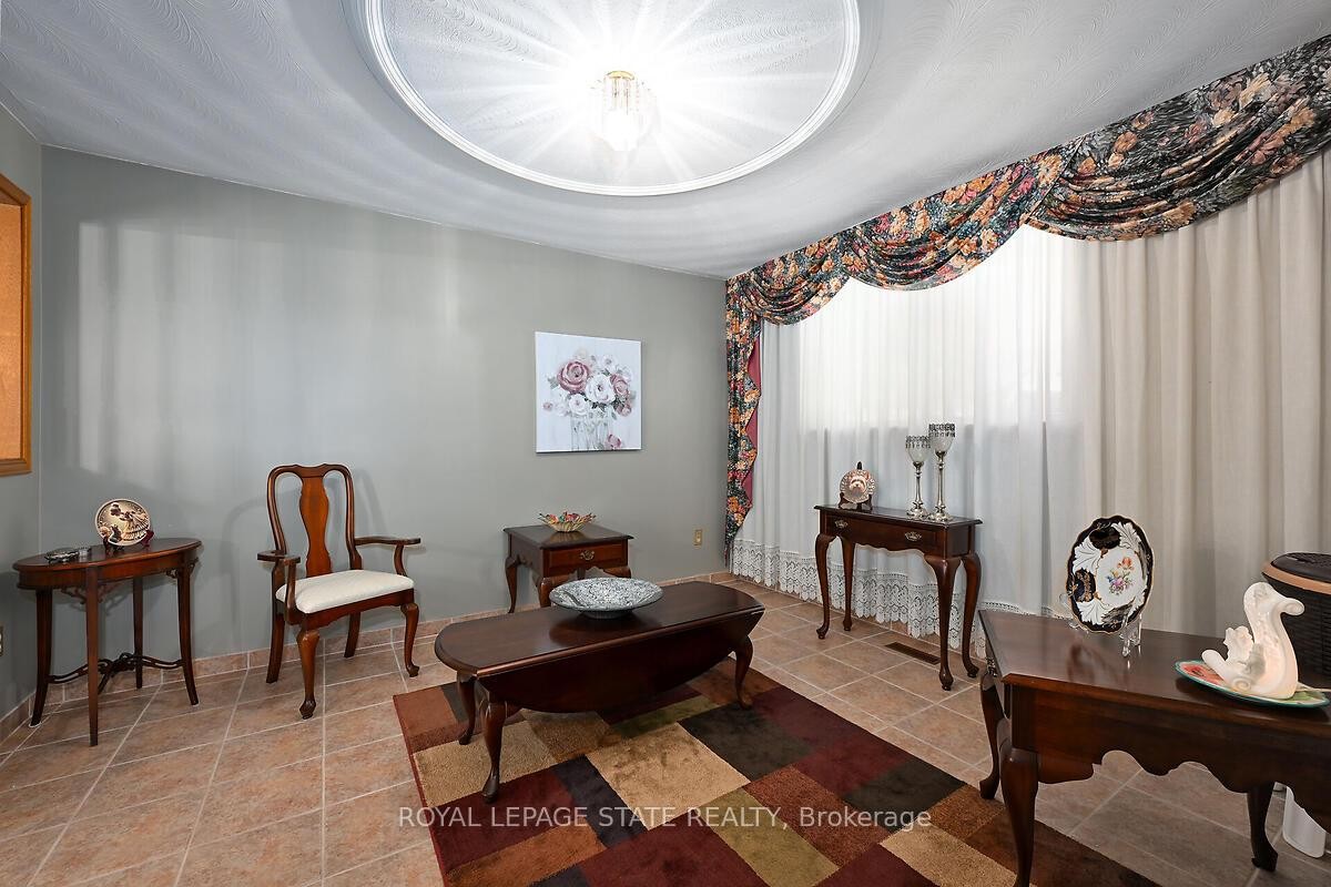 53 Glover Road, Hamilton, ON - Indoor Photo Showing Other Room