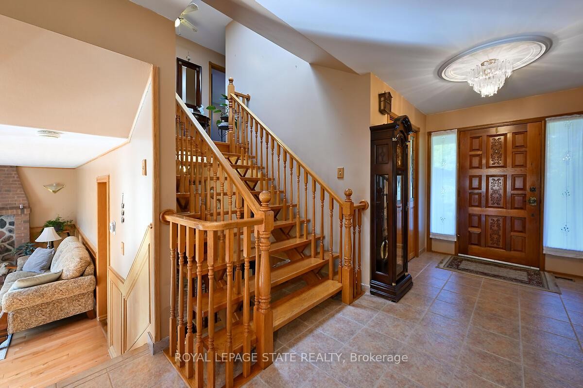 53 Glover Road, Hamilton, ON - Indoor Photo Showing Other Room