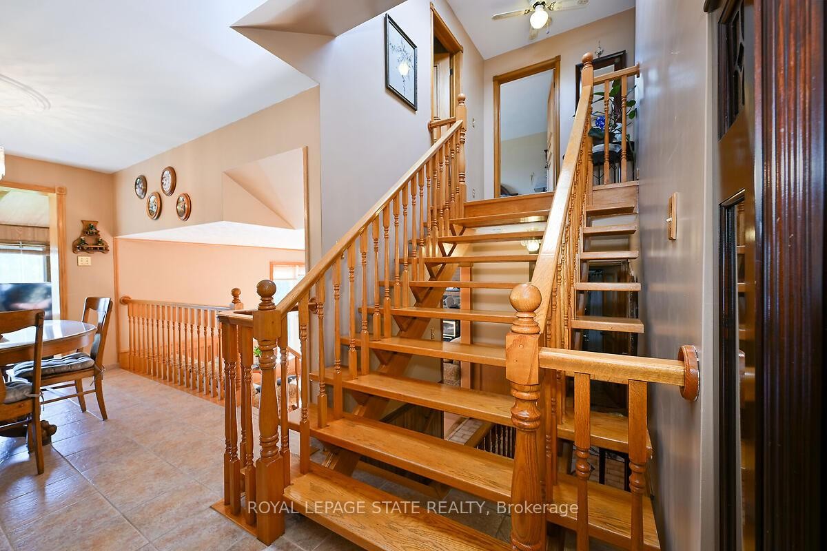 53 Glover Road, Hamilton, ON - Indoor Photo Showing Other Room