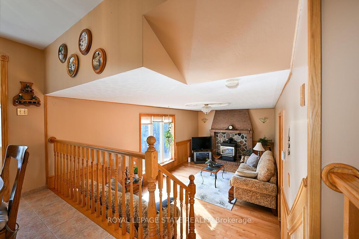 53 Glover Road, Hamilton, ON - Indoor Photo Showing Other Room