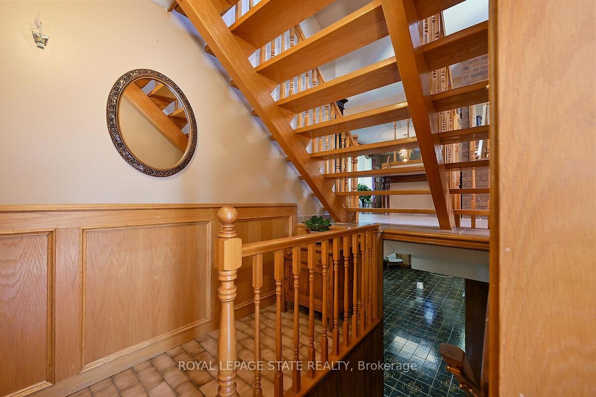 53 Glover Road, Hamilton, ON - Indoor Photo Showing Other Room