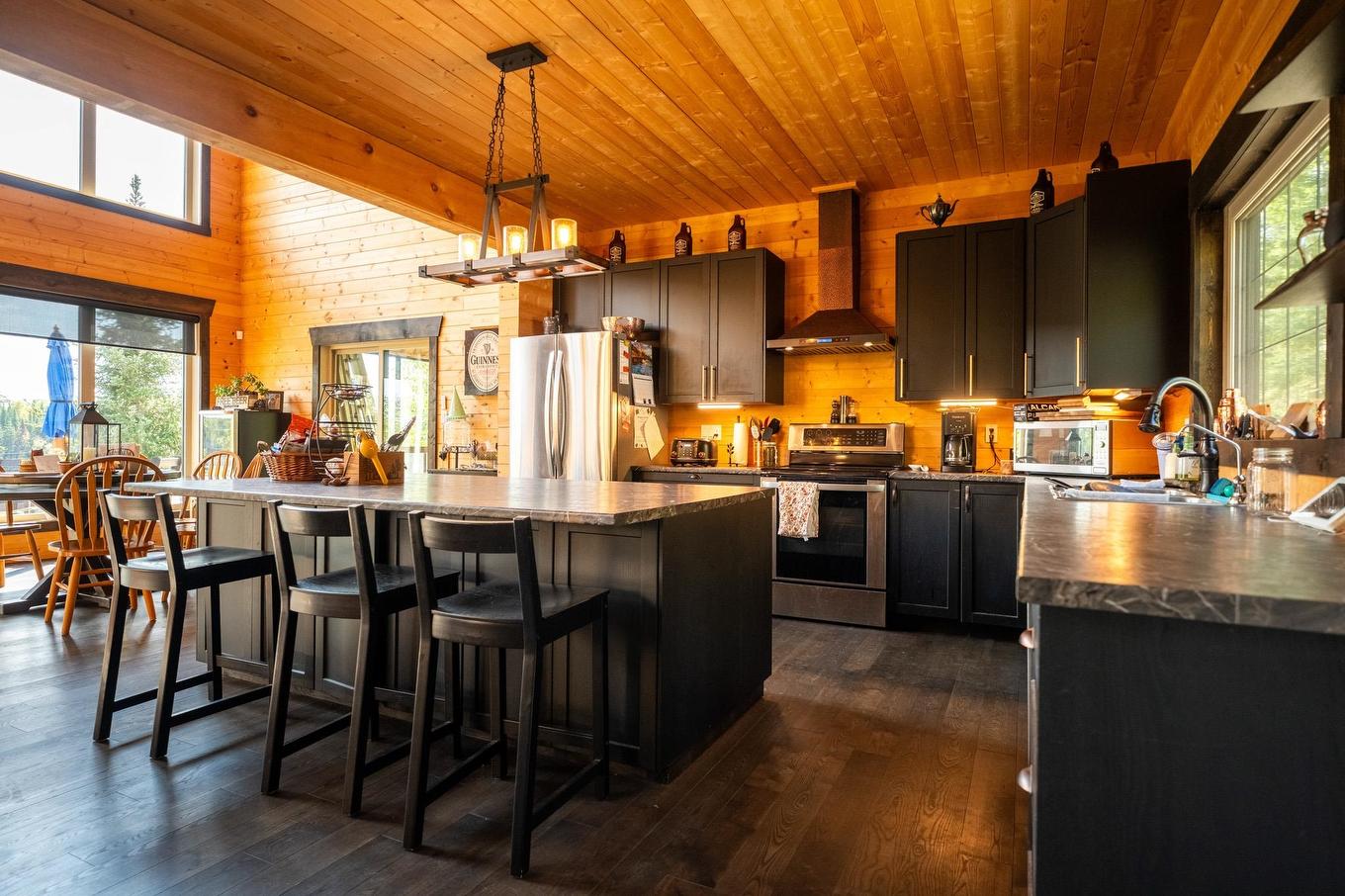 63 S Poplar Bay, District Of Kenora, ON - Indoor