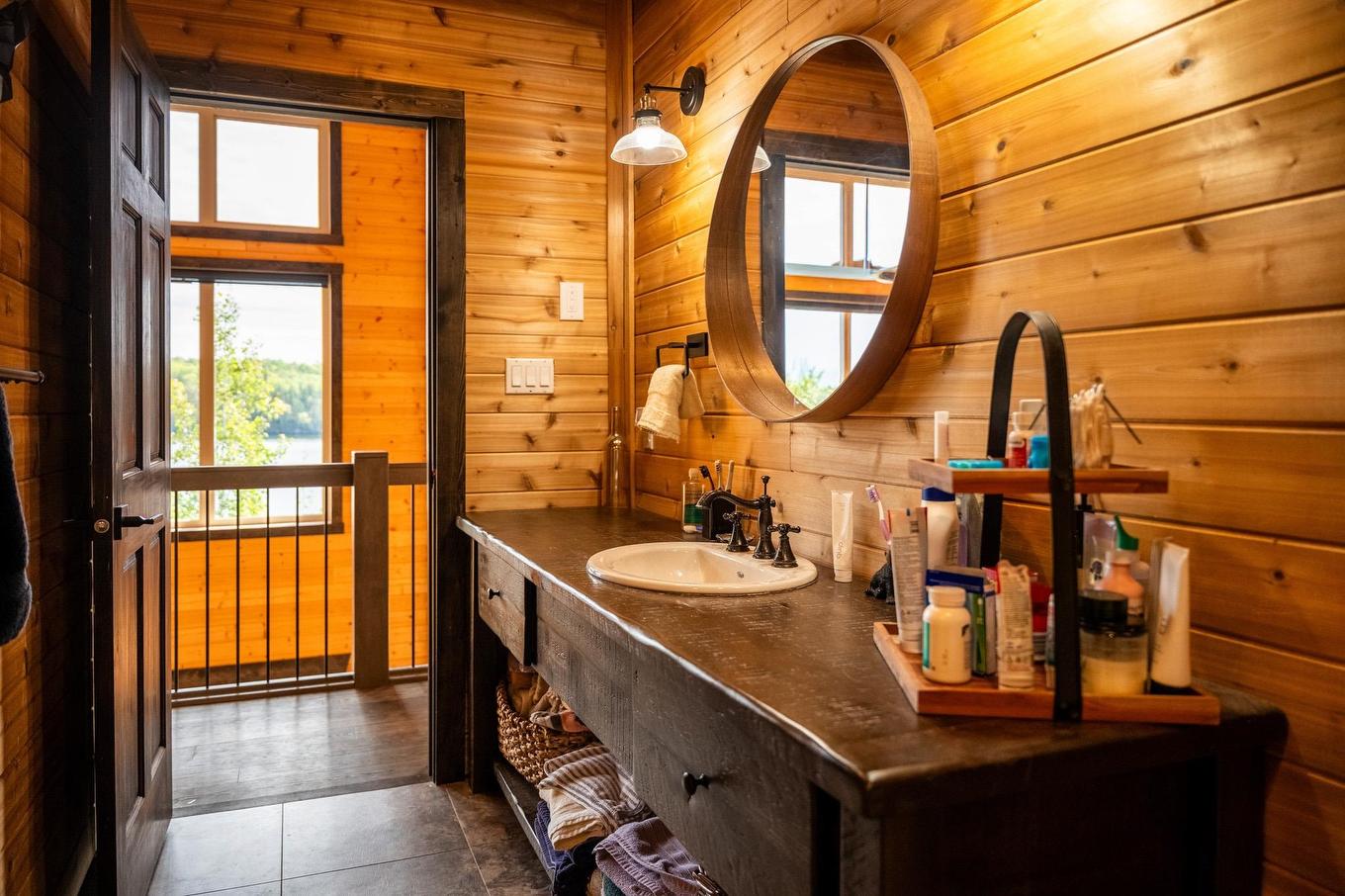 63 S Poplar Bay, District Of Kenora, ON - Indoor Photo Showing Bathroom