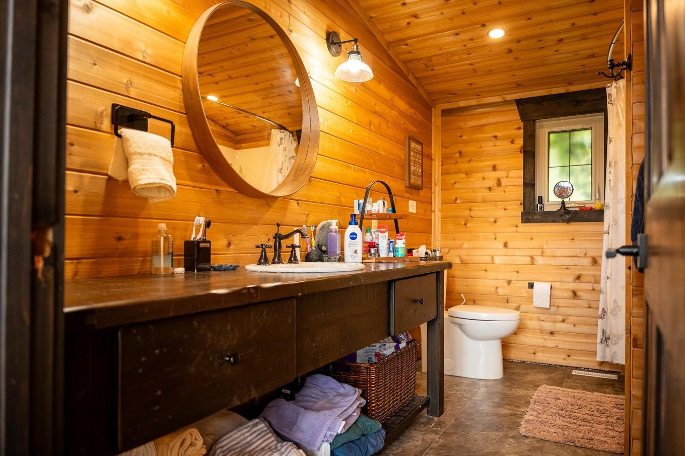 63 S Poplar Bay, District Of Kenora, ON - Indoor Photo Showing Bathroom