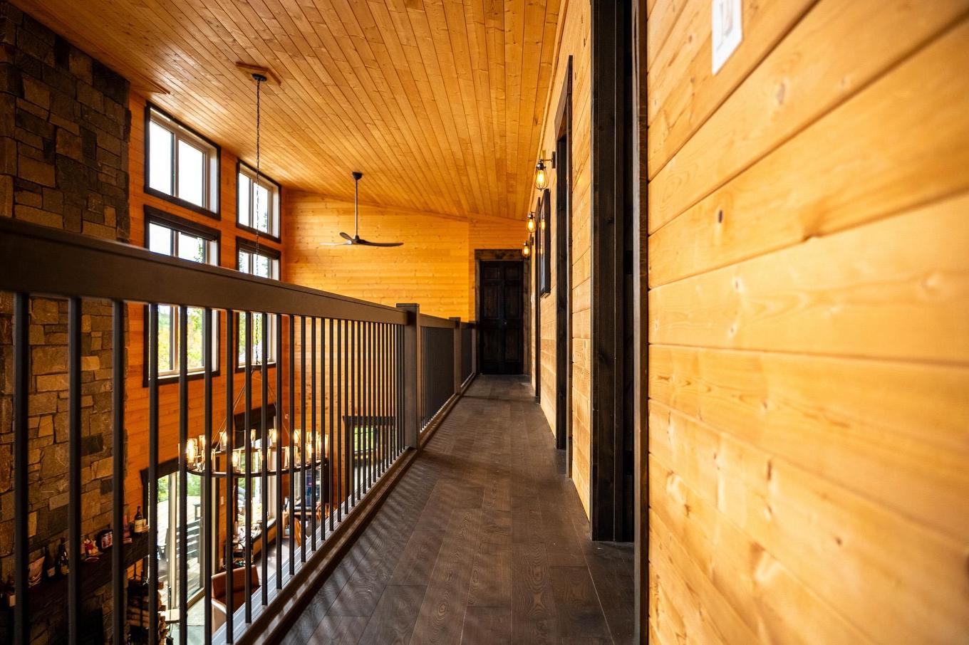 63 S Poplar Bay, District Of Kenora, ON - Indoor Photo Showing Other Room