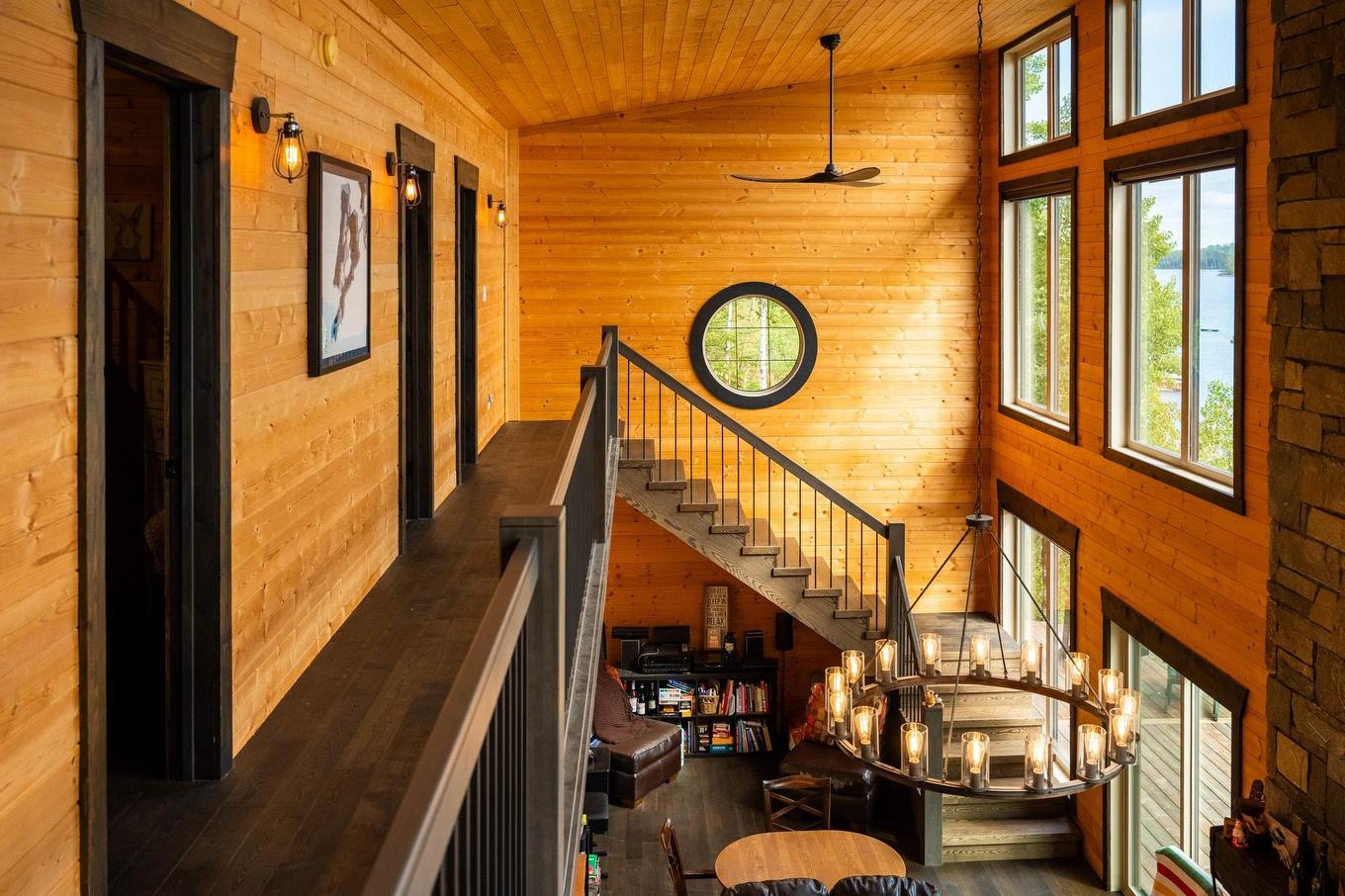 63 S Poplar Bay, District Of Kenora, ON - Indoor Photo Showing Other Room