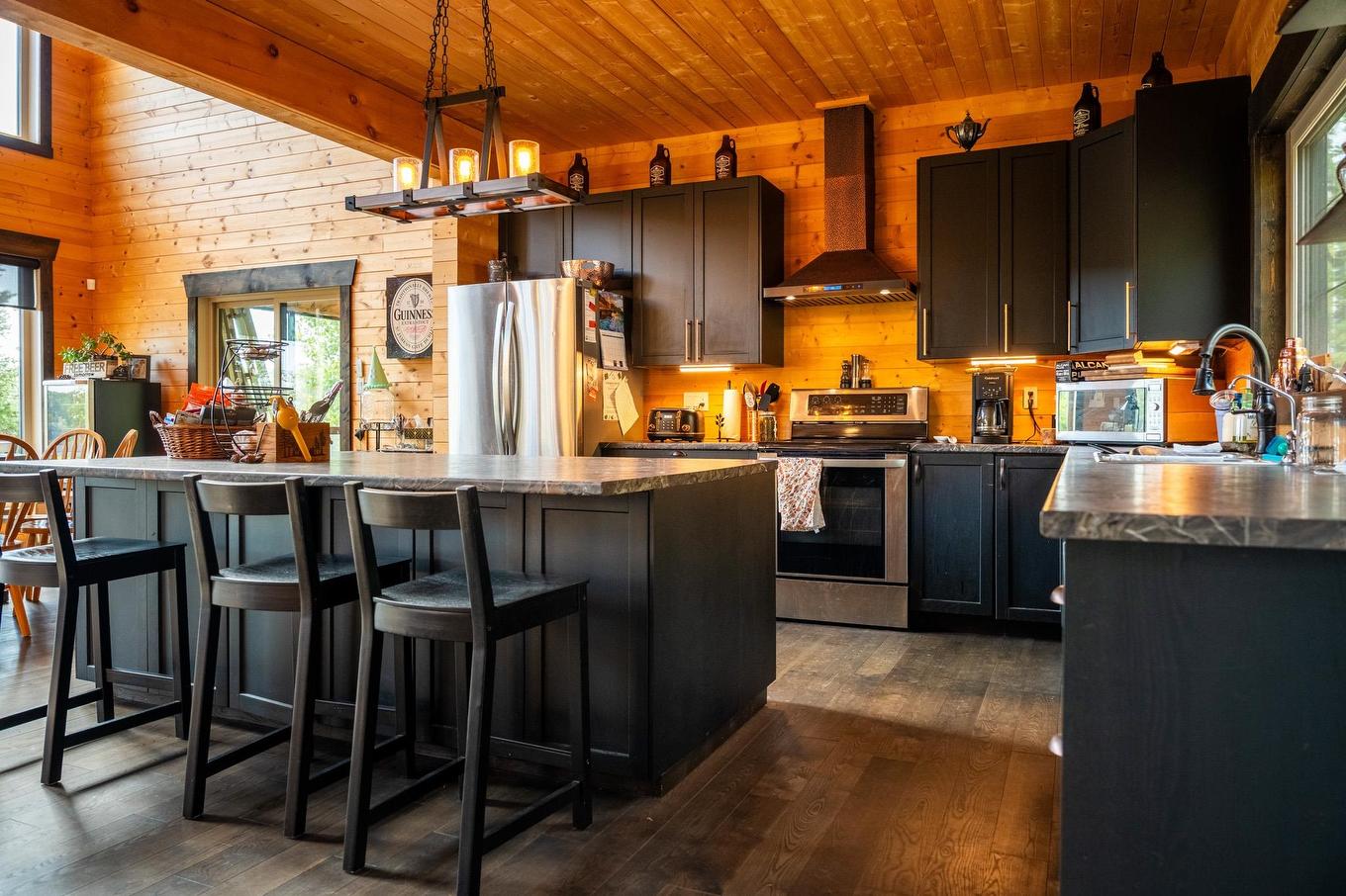 63 S Poplar Bay, District Of Kenora, ON - Indoor Photo Showing Kitchen With Upgraded Kitchen