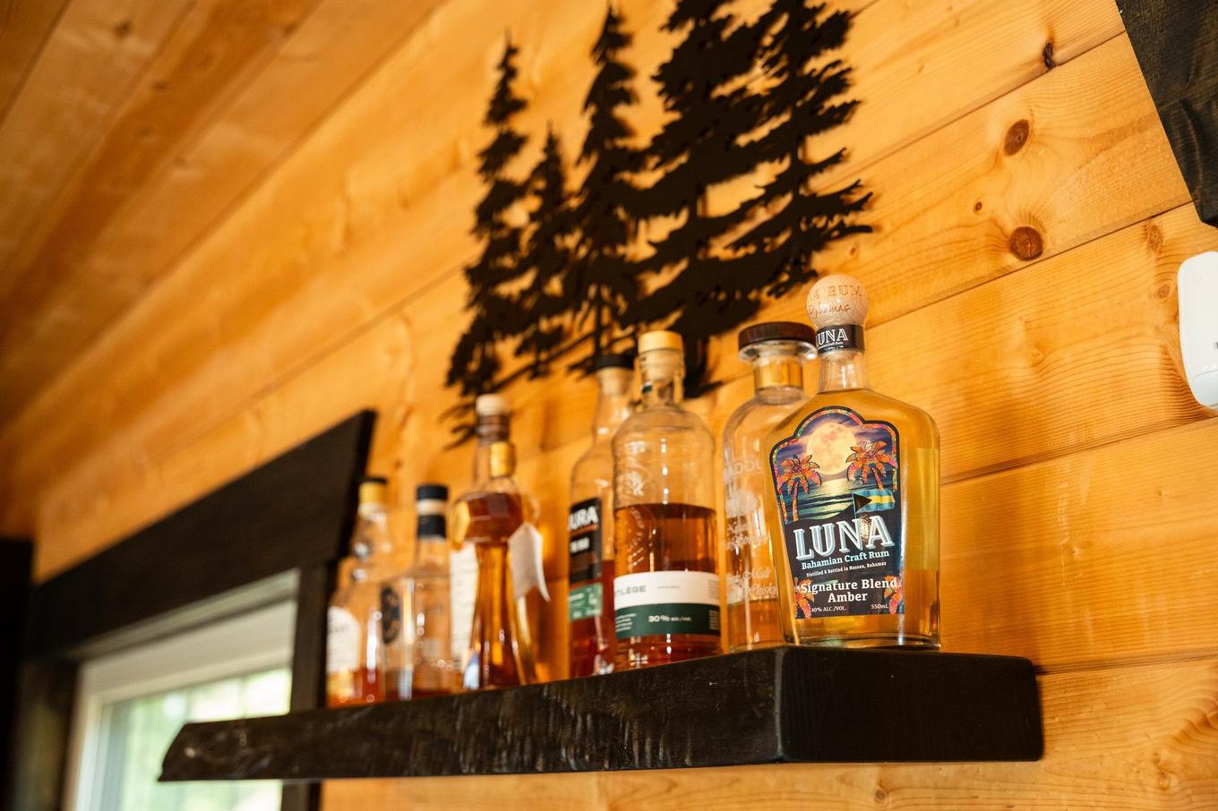 63 S Poplar Bay, District Of Kenora, ON - Indoor Photo Showing Other Room