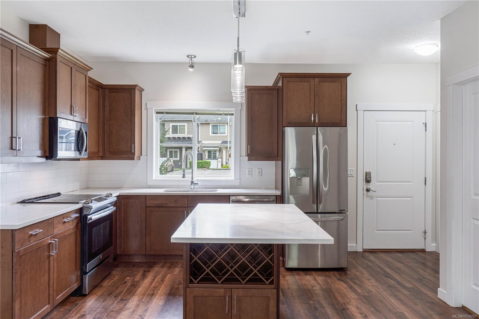 301-1675 Crescent View Dr, Nanaimo, BC