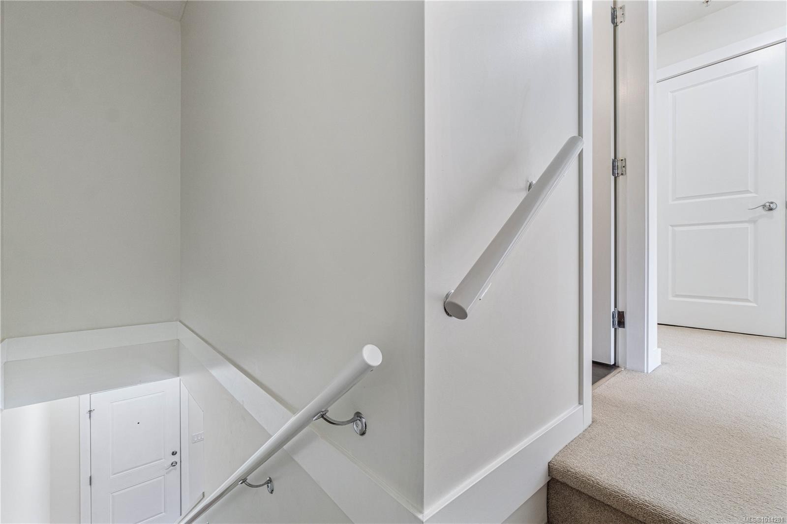 301-1675 Crescent View Dr, Nanaimo, BC