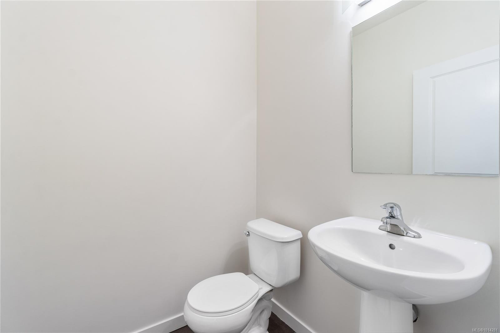 301-1675 Crescent View Dr, Nanaimo, BC