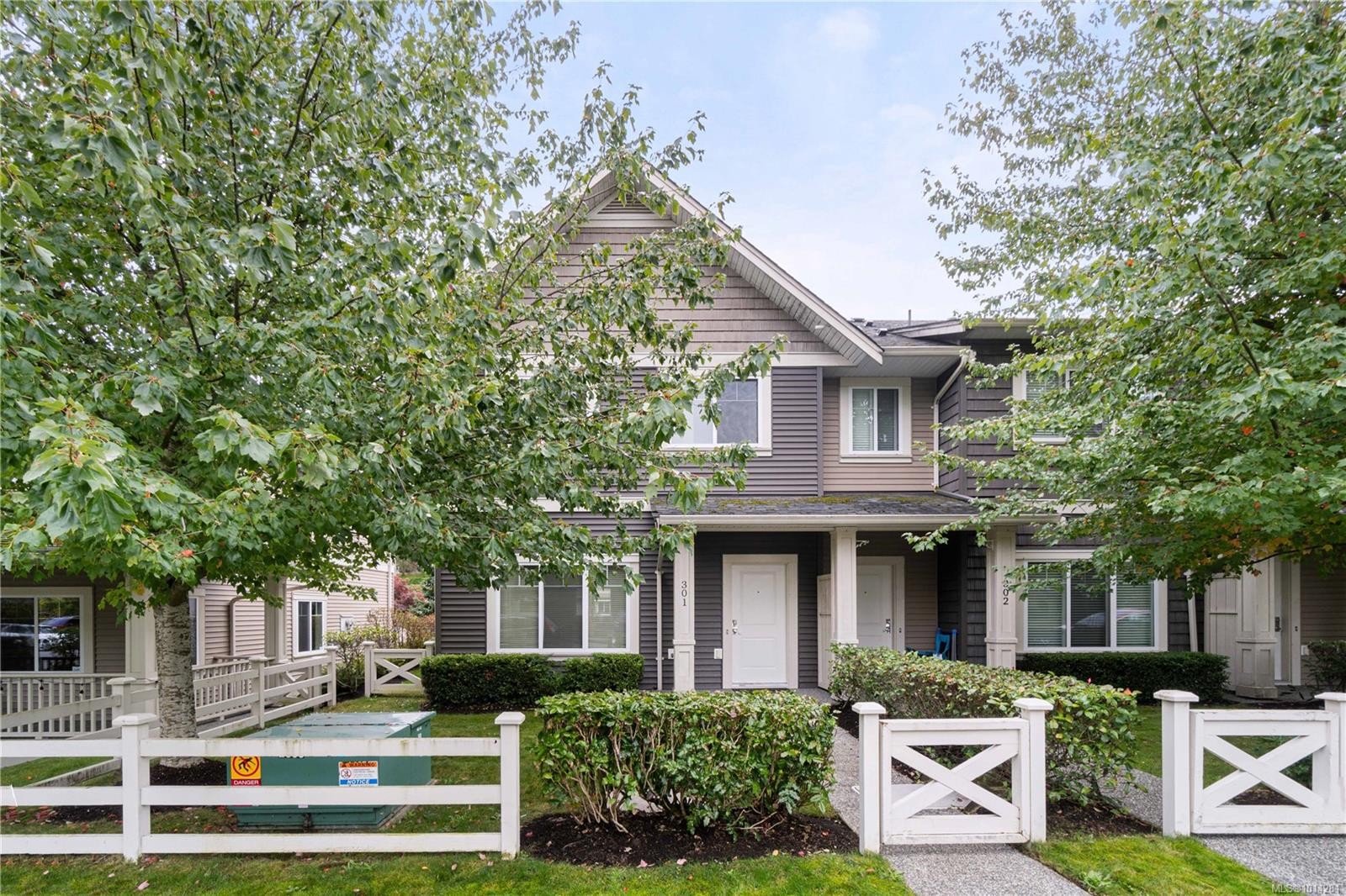 301-1675 Crescent View Dr, Nanaimo, BC