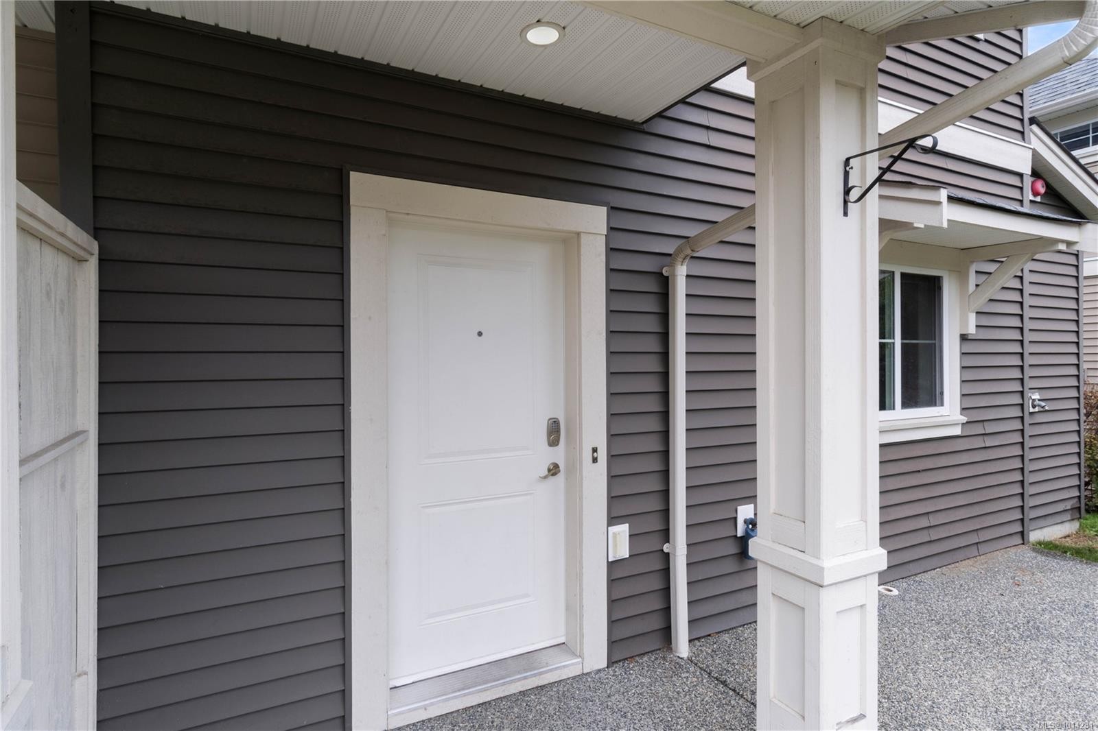 301-1675 Crescent View Dr, Nanaimo, BC