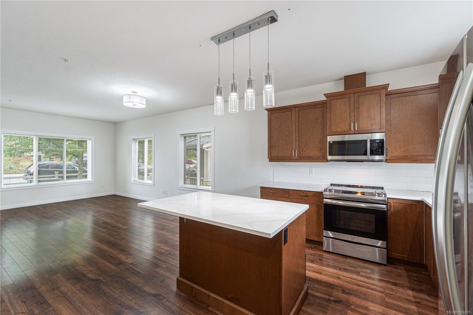 301-1675 Crescent View Dr, Nanaimo, BC