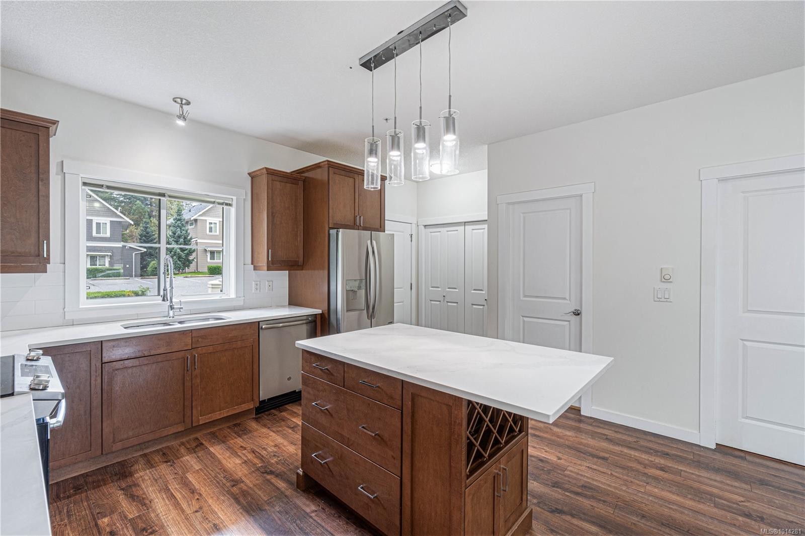 301-1675 Crescent View Dr, Nanaimo, BC