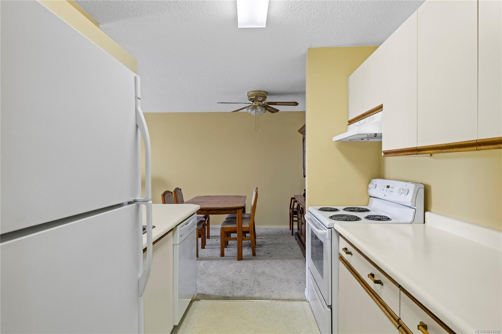 309-9942 Daniel St, Chemainus, BC - Indoor Photo Showing Kitchen