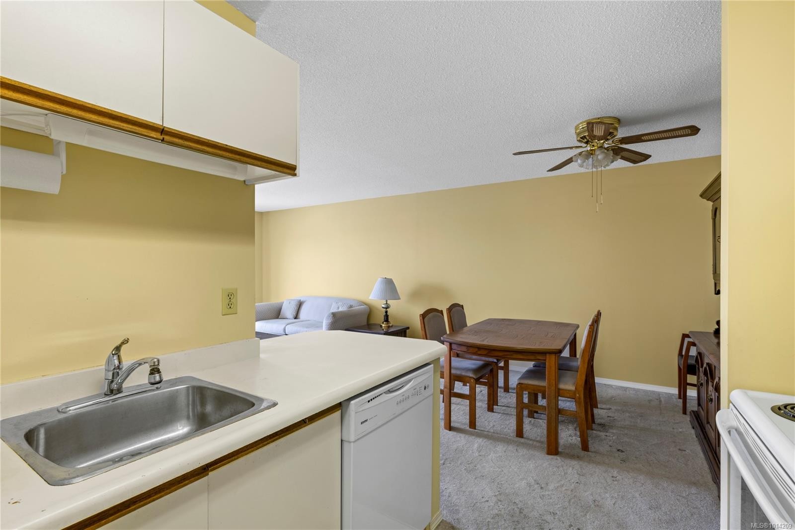 309-9942 Daniel St, Chemainus, BC - Indoor Photo Showing Kitchen