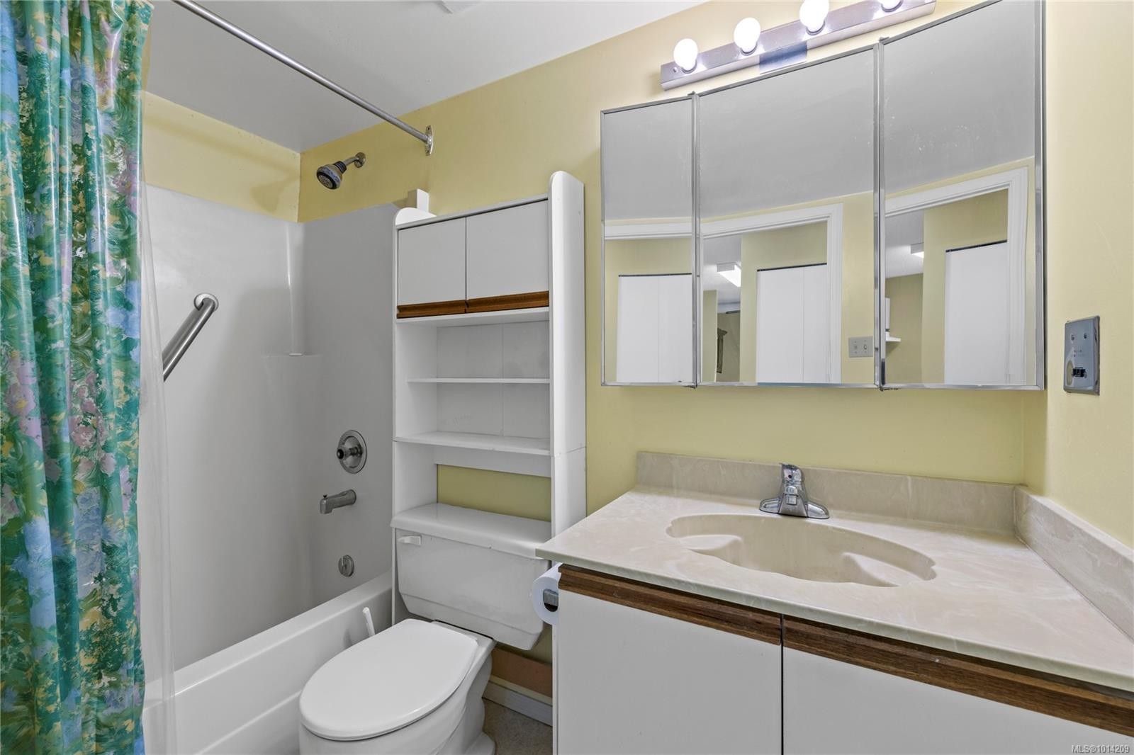 309-9942 Daniel St, Chemainus, BC - Indoor Photo Showing Bathroom