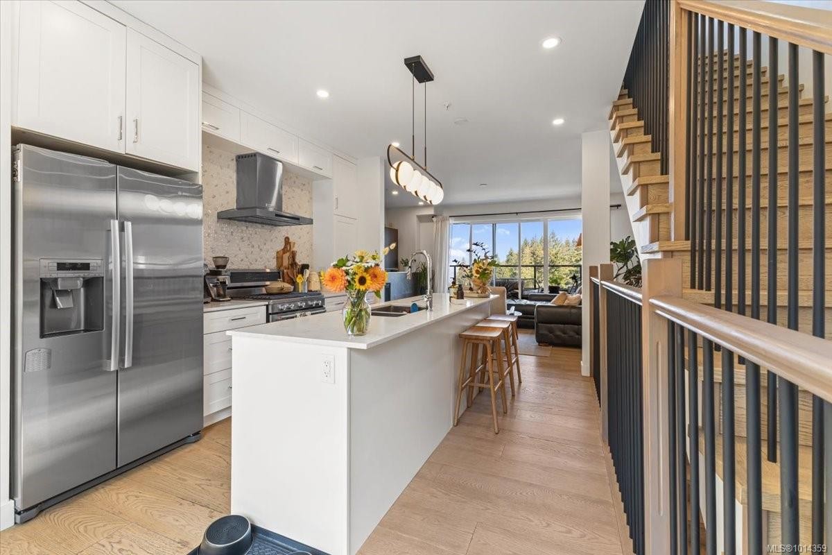 102-5711 Vanderneuk Rd, Nanaimo, BC