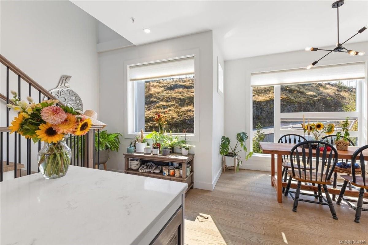 102-5711 Vanderneuk Rd, Nanaimo, BC