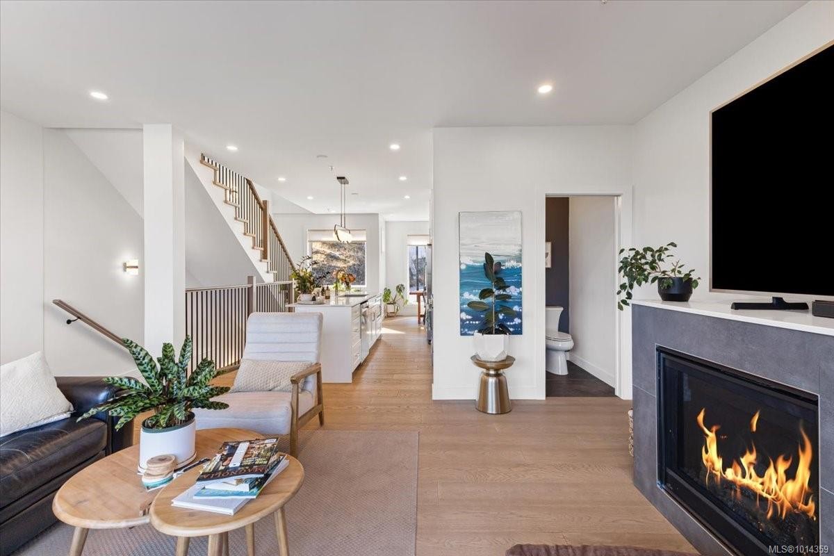 102-5711 Vanderneuk Rd, Nanaimo, BC