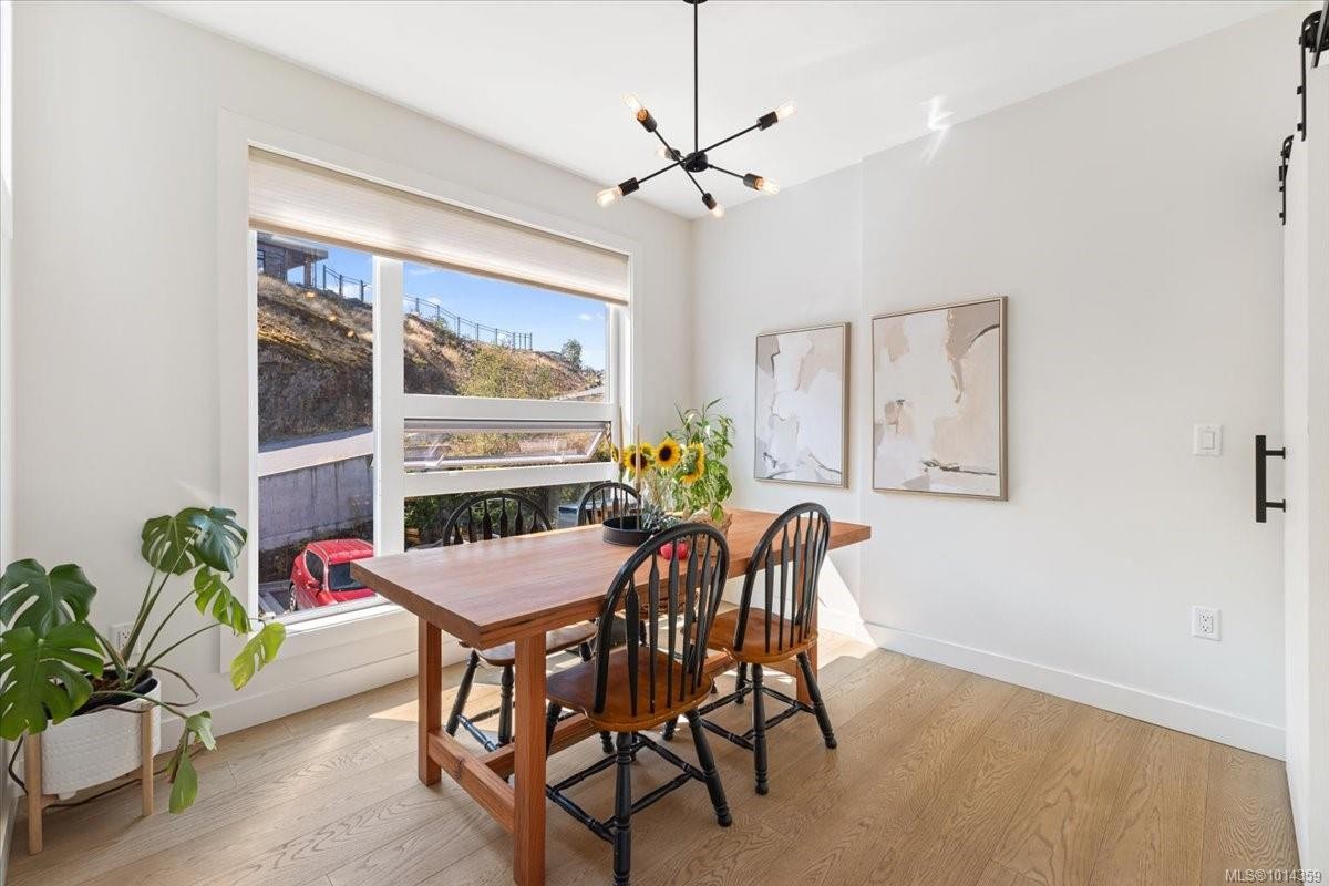 102-5711 Vanderneuk Rd, Nanaimo, BC