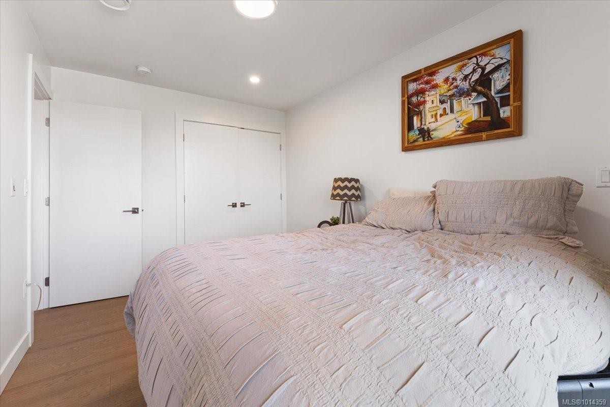 102-5711 Vanderneuk Rd, Nanaimo, BC