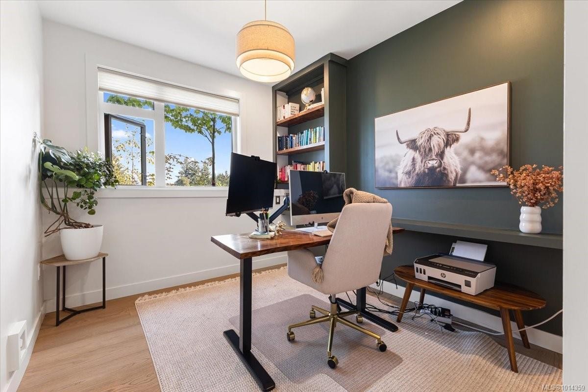 102-5711 Vanderneuk Rd, Nanaimo, BC