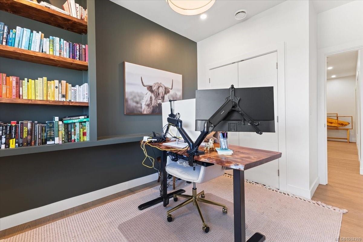 102-5711 Vanderneuk Rd, Nanaimo, BC