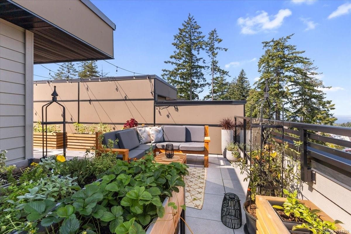 102-5711 Vanderneuk Rd, Nanaimo, BC