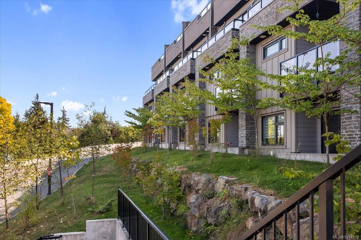 102-5711 Vanderneuk Rd, Nanaimo, BC