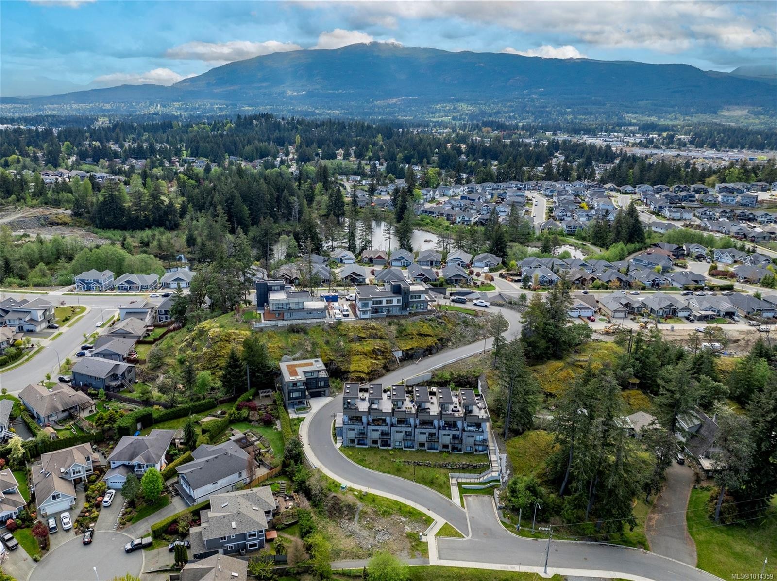 102-5711 Vanderneuk Rd, Nanaimo, BC