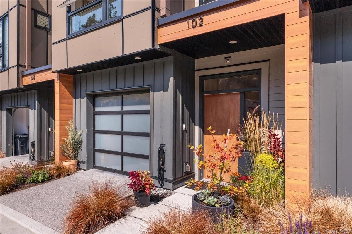 102-5711 Vanderneuk Rd, Nanaimo, BC