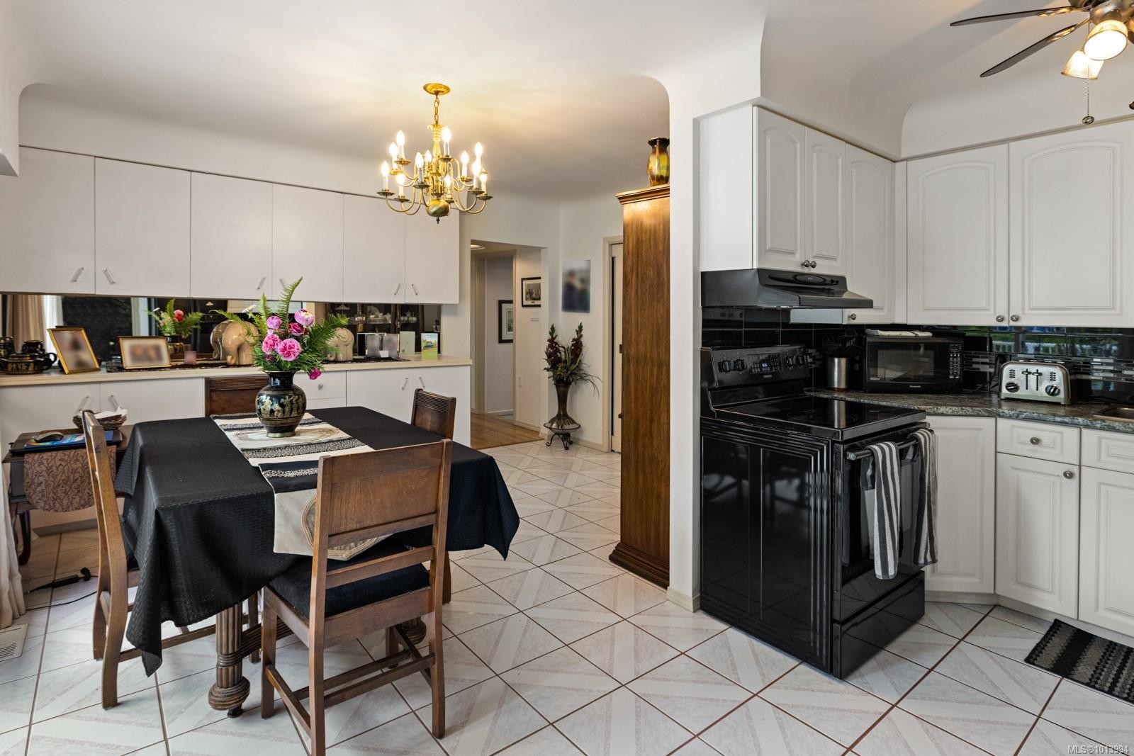 3367 Trans Canada Hwy, Cobble Hill, BC