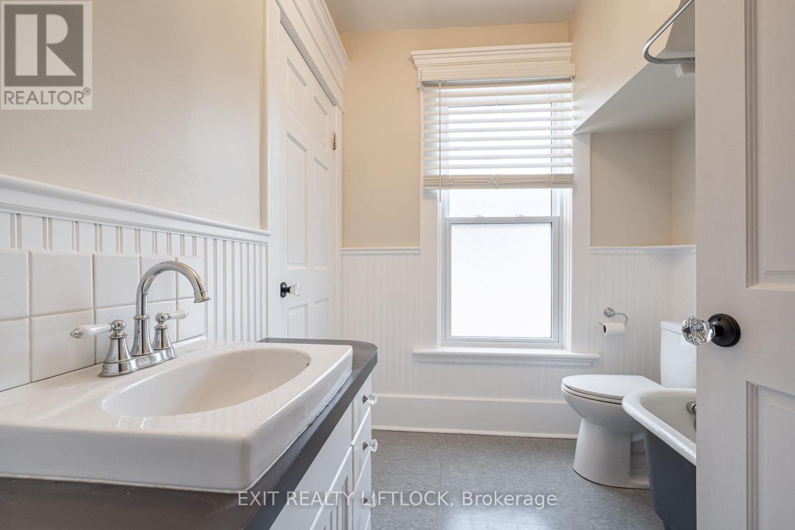 141 Hunter Street E, Peterborough (Ashburnham Ward 4), ON