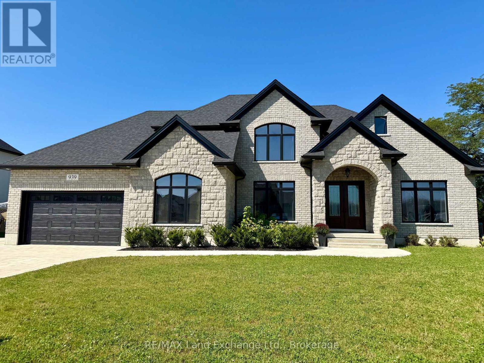 939 Bogdanovic Way, Huron-Kinloss, ON - Outdoor With Facade