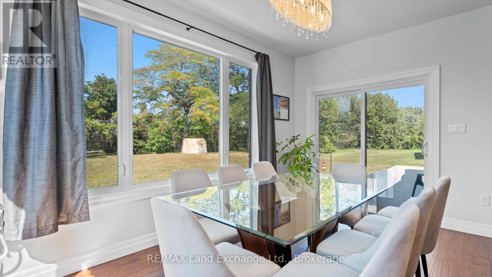 939 Bogdanovic Way, Huron-Kinloss, ON - Indoor Photo Showing Dining Room