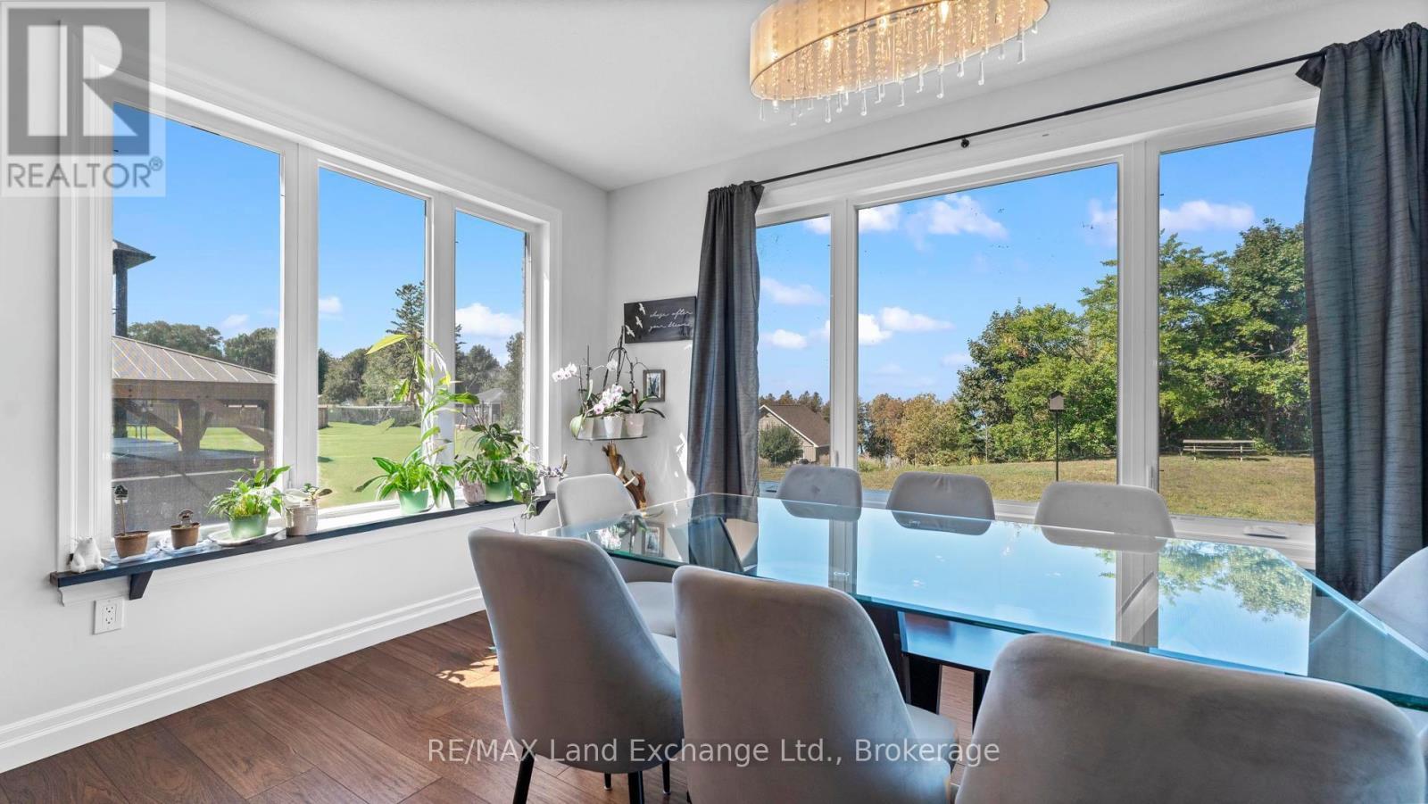 939 Bogdanovic Way, Huron-Kinloss, ON - Indoor Photo Showing Dining Room