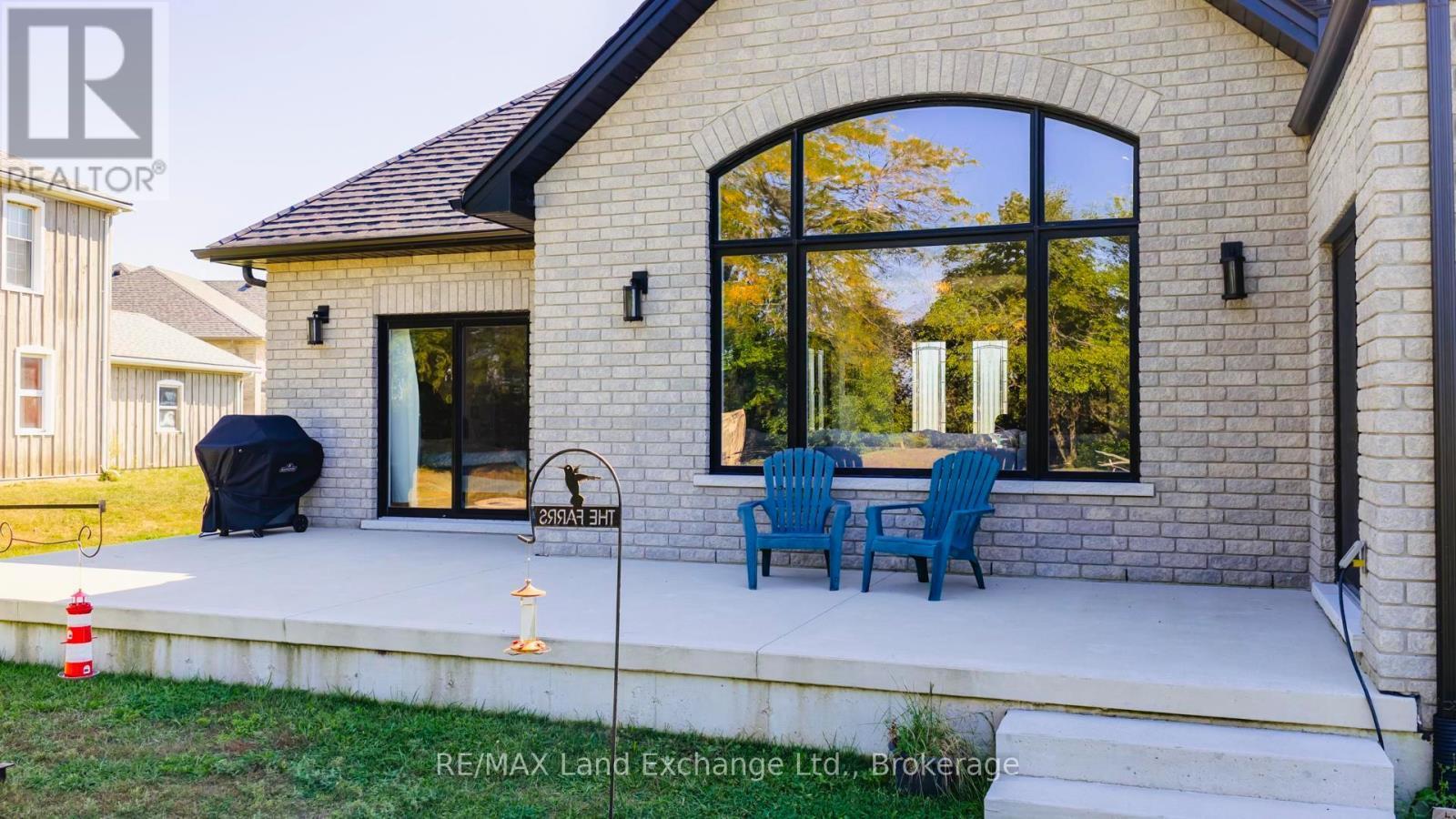 939 Bogdanovic Way, Huron-Kinloss, ON - Outdoor With Deck Patio Veranda With Exterior