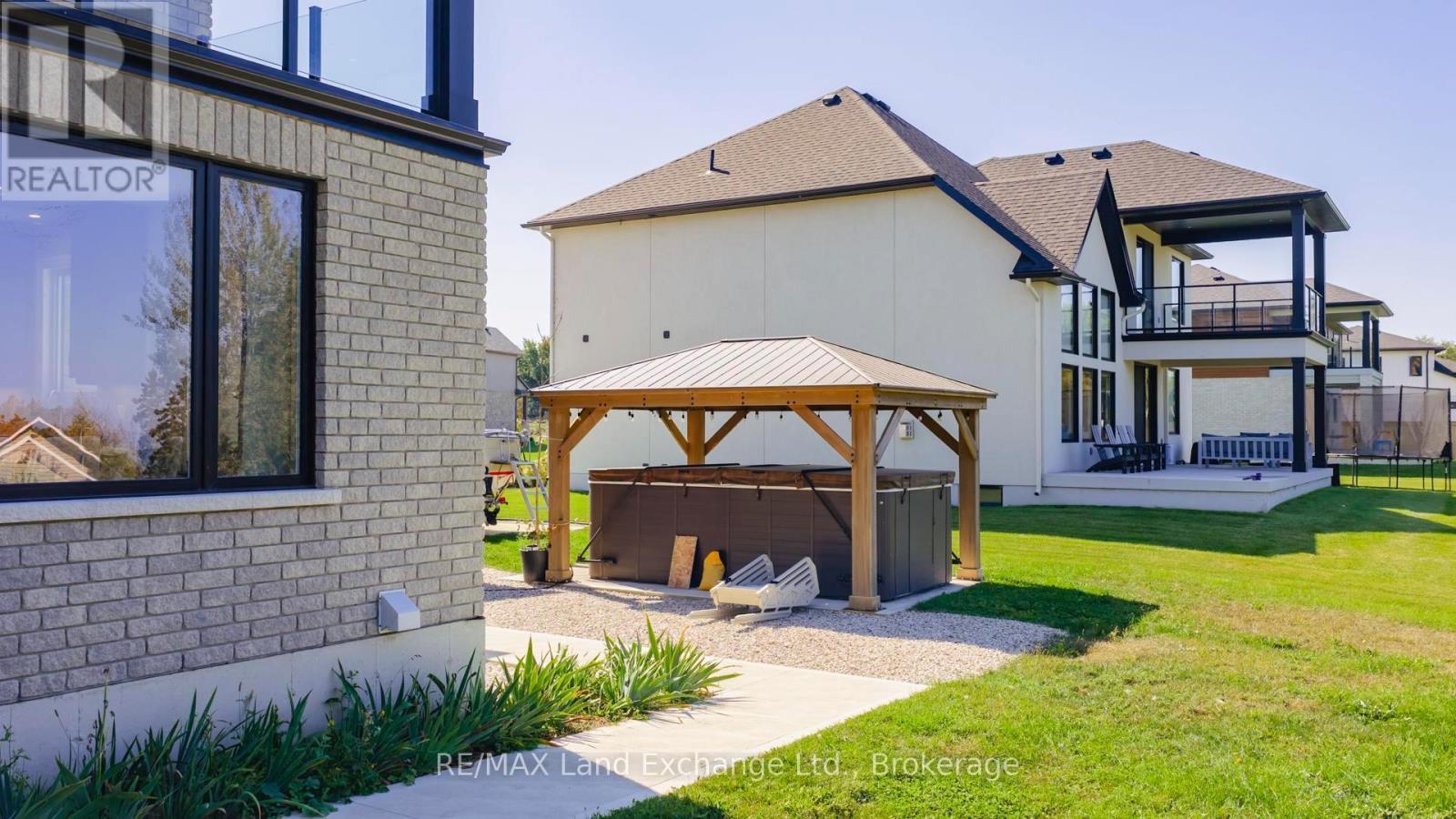 939 Bogdanovic Way, Huron-Kinloss, ON - Outdoor With Balcony