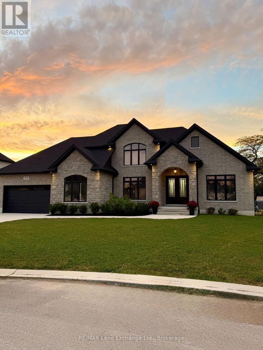 939 Bogdanovic Way, Huron-Kinloss, ON - Outdoor With Facade