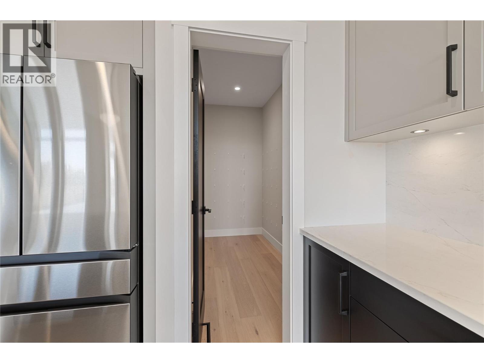 2531 Pinnacle Ridge Drive, West Kelowna, BC - Indoor Photo Showing Kitchen