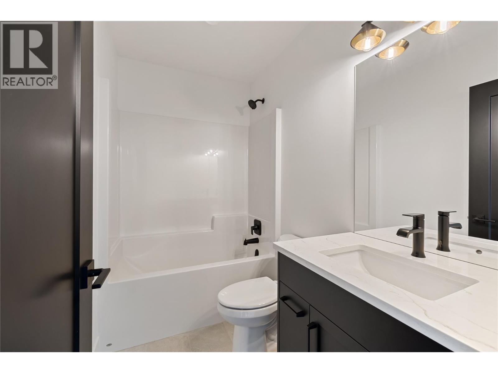 2531 Pinnacle Ridge Drive, West Kelowna, BC - Indoor Photo Showing Bathroom