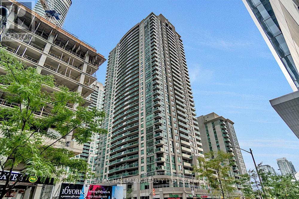3211 - 30 Grand Trunk Crescent, Toronto, ON - Outdoor With Balcony With Facade