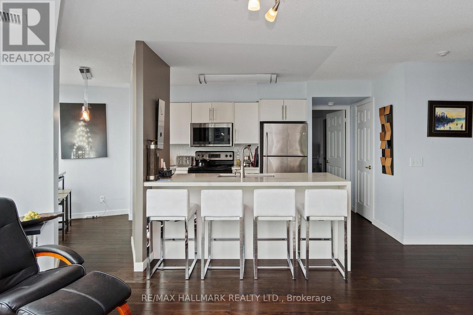 3211 - 30 Grand Trunk Crescent, Toronto, ON - Indoor Photo Showing Kitchen
