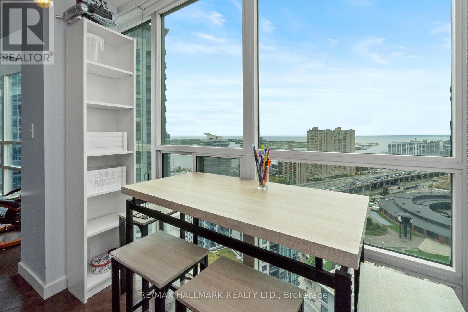 3211 - 30 Grand Trunk Crescent, Toronto, ON - Indoor