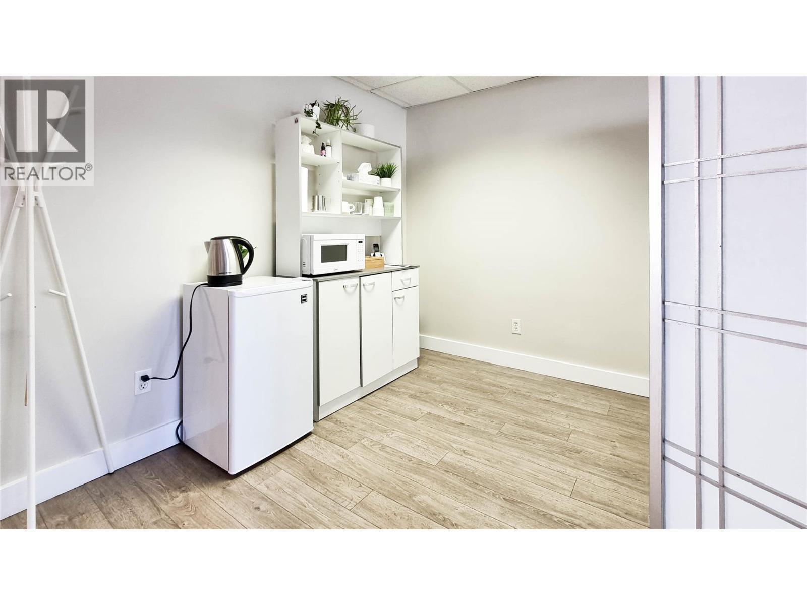 1607 Ellis Street, Kelowna, BC