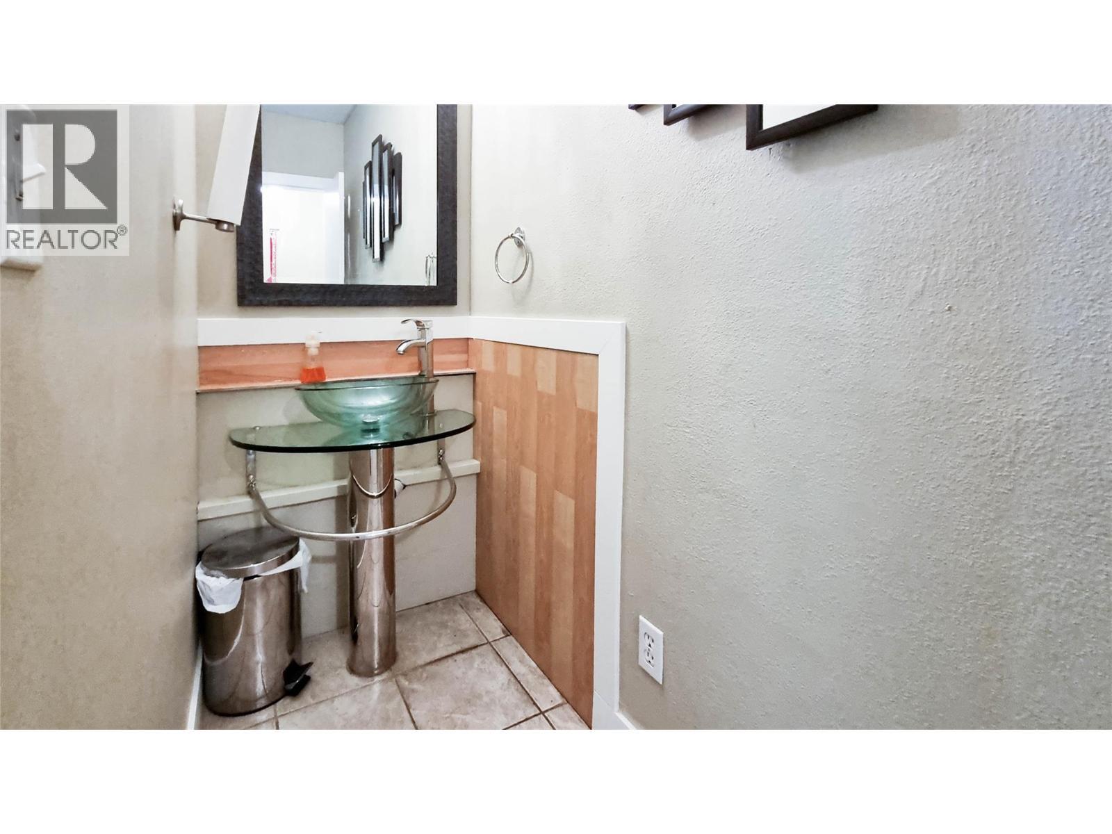 1607 Ellis Street, Kelowna, BC