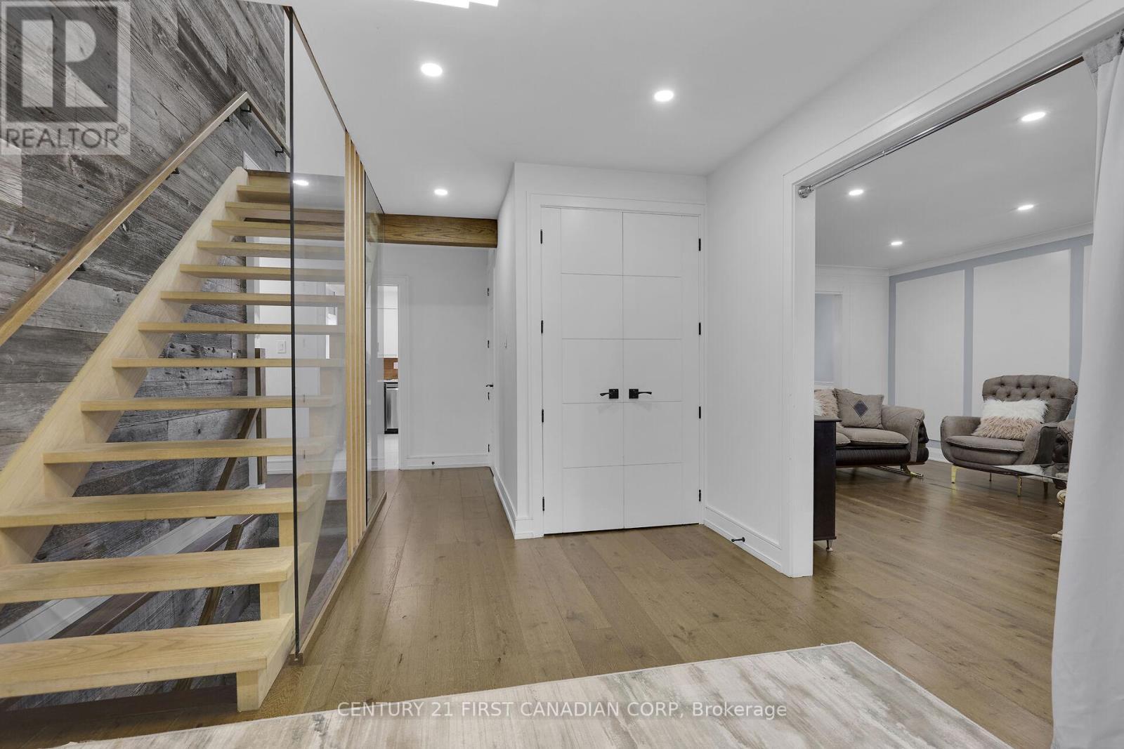 1027 Flintlock Court N, London North (North P), ON - Indoor Photo Showing Other Room