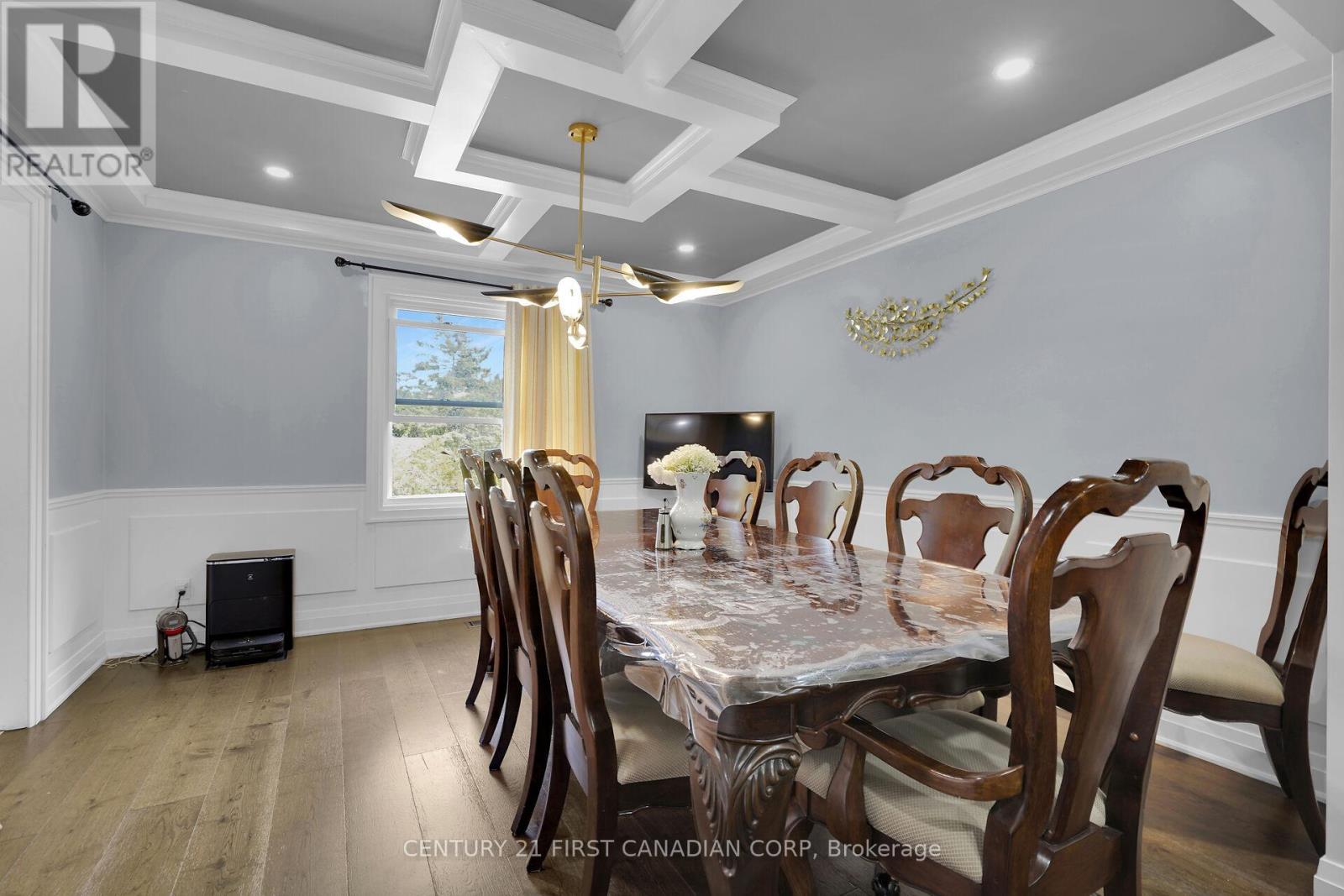1027 Flintlock Court N, London North (North P), ON - Indoor Photo Showing Dining Room